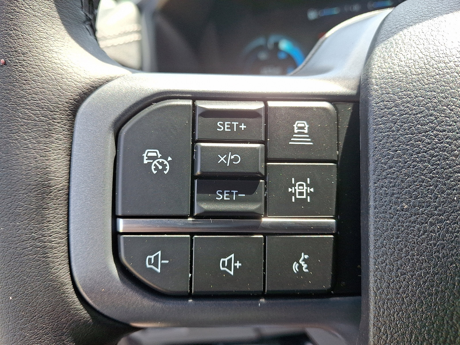 2025 Ford F-150 Lightning Flash - Photo 15