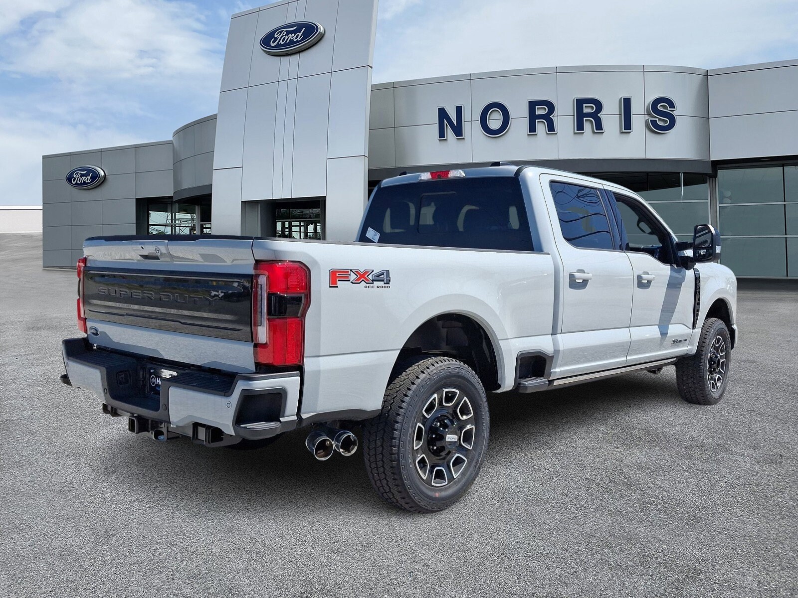 2025 Ford F-250 Platinum photo 4