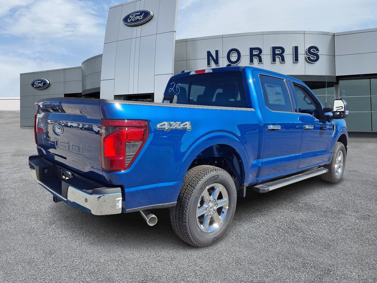2025 Ford F-150 XLT photo 4