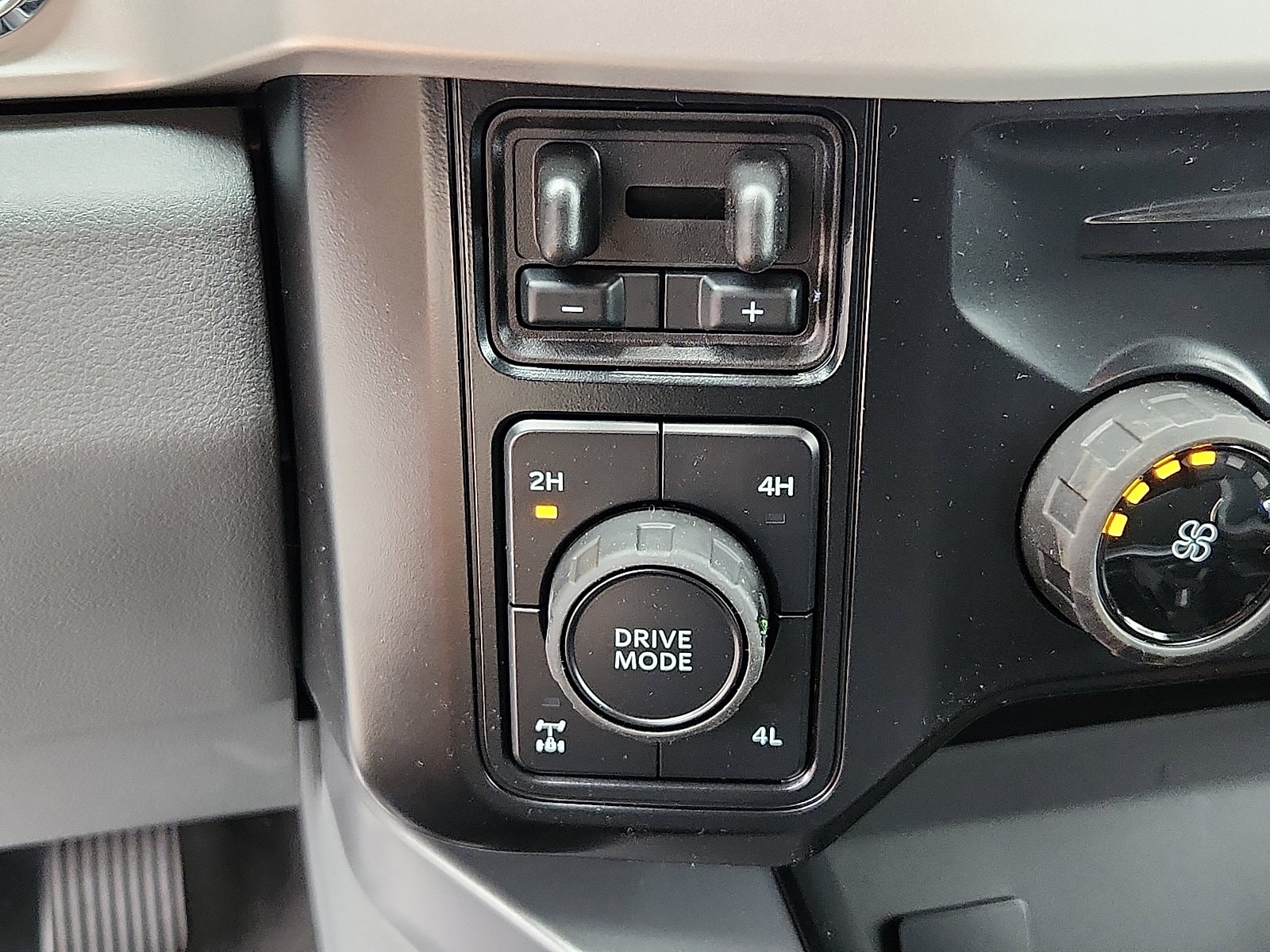 2026 Ford F-350 Super Duty XLT - Photo 16