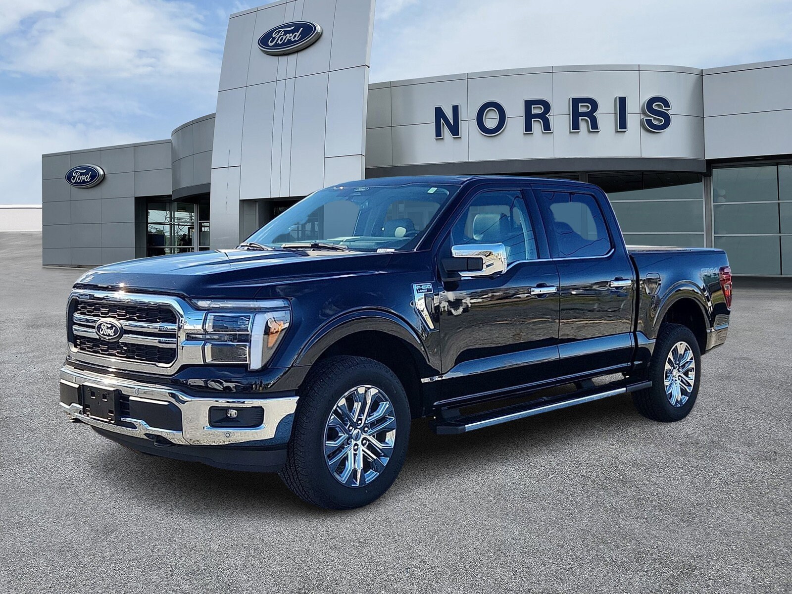 2025 Ford F-150 Lariat photo 2