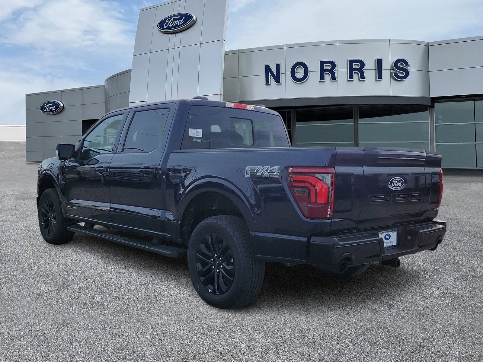 2025 Ford F-150 Lariat photo 2