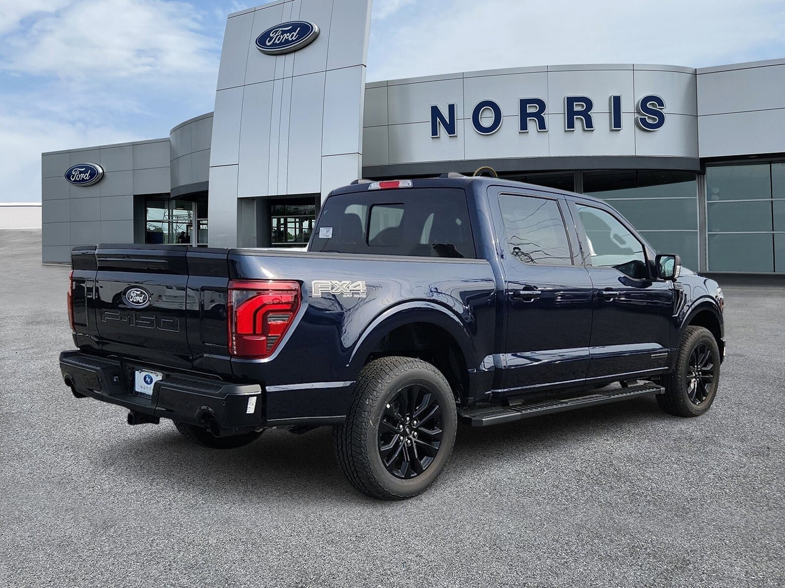 2025 Ford F-150 Lariat photo 3
