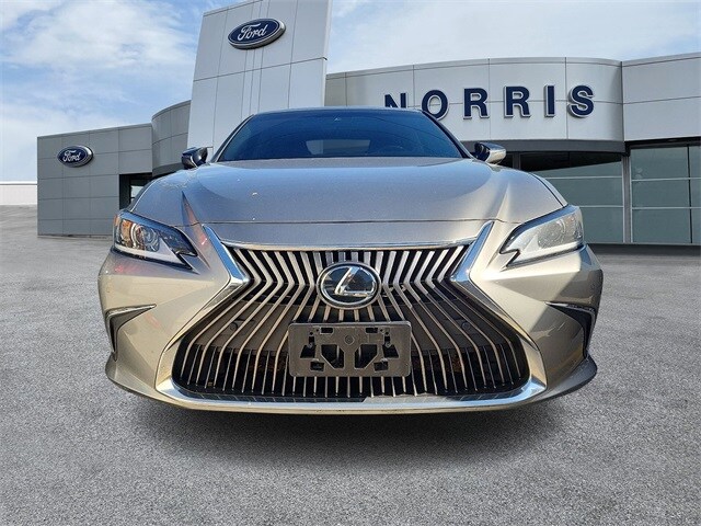 2019 Lexus ES 350 photo 2