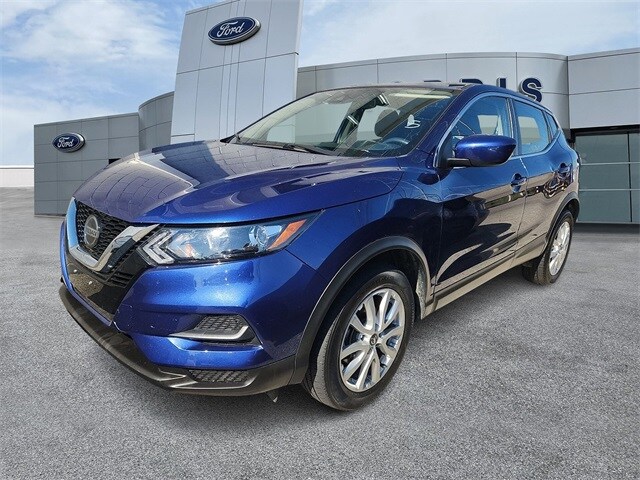 2022 Nissan Rogue Sport S photo 2