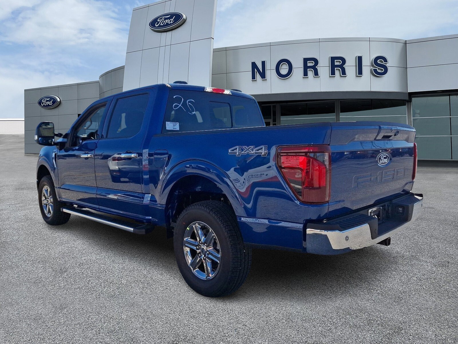 2025 Ford F-150 XLT photo 3
