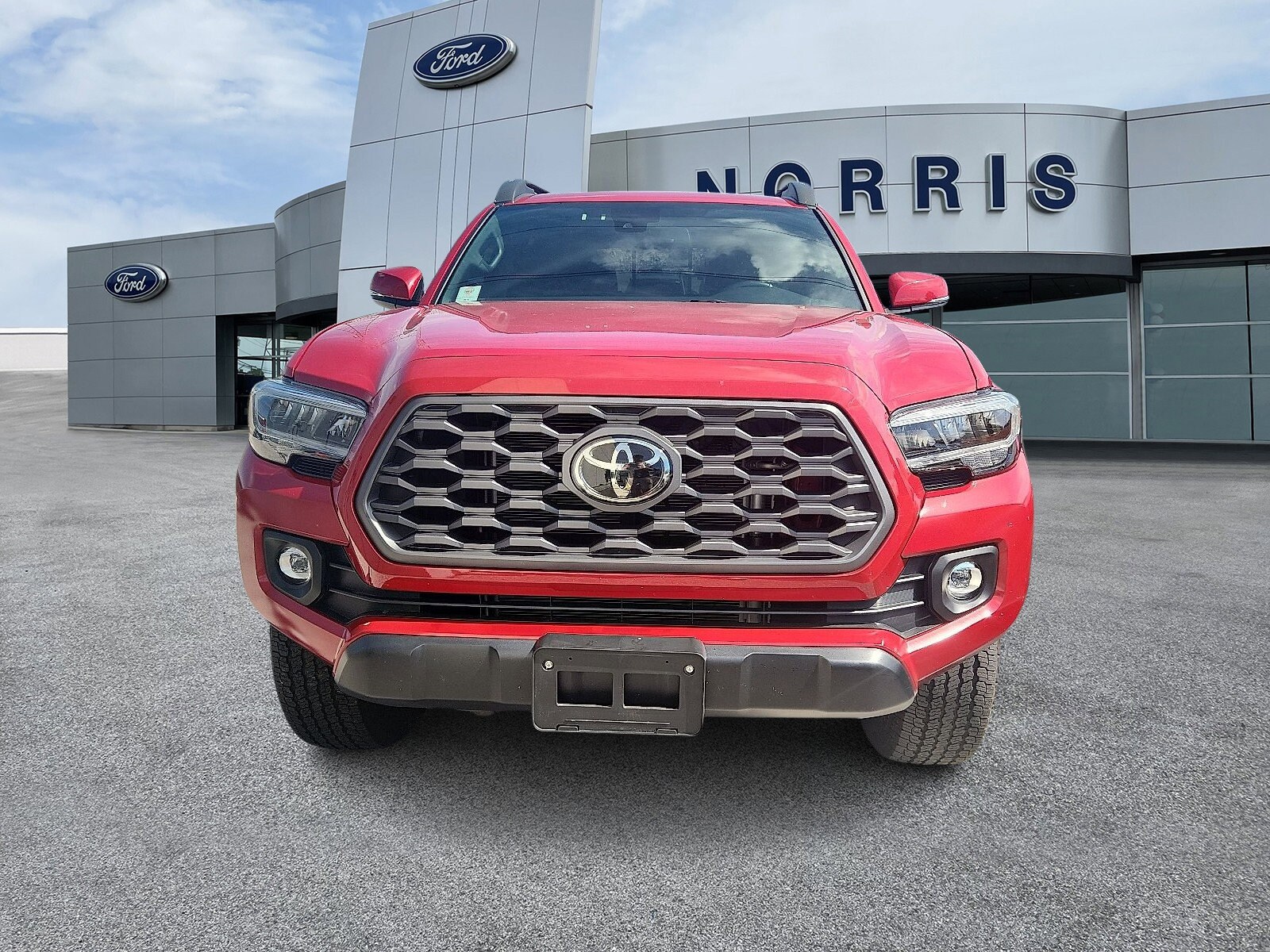 2022 Toyota Tacoma TRD Off-Road photo 2