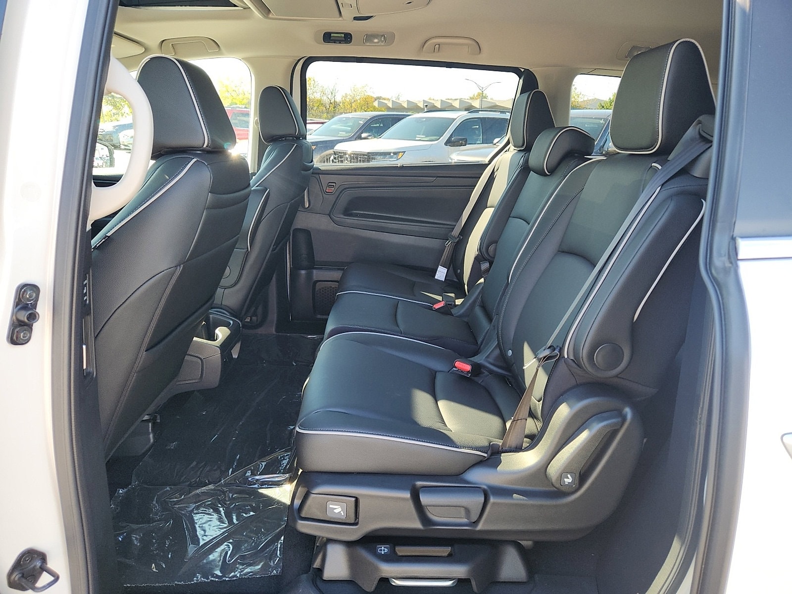 2026 Honda Odyssey Touring - Photo 6