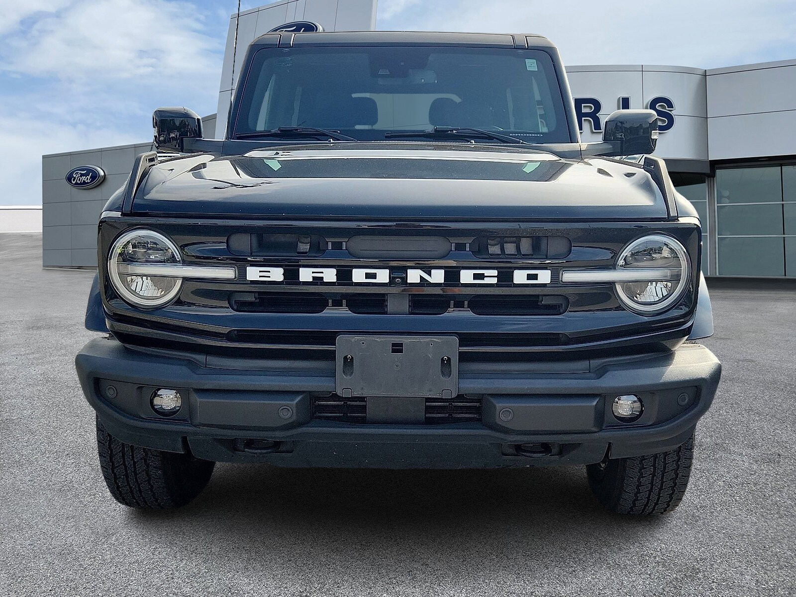 2022 Ford Bronco Outer Banks photo 2