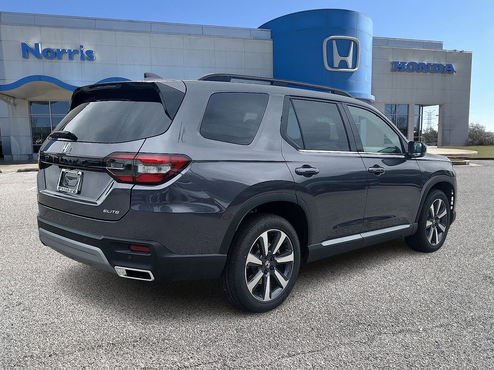2025 Honda Pilot Touring photo 3