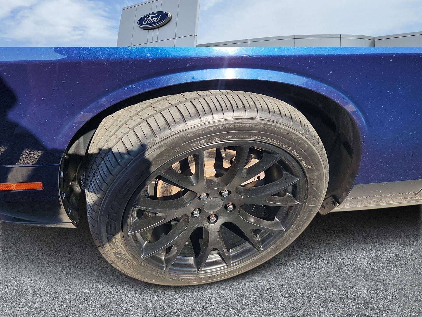 2017 Dodge Challenger SXT photo 2