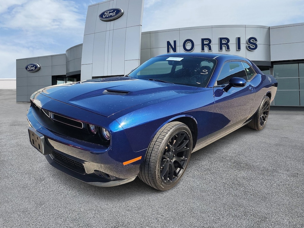 Used 2017 Dodge Challenger SXT Coupe