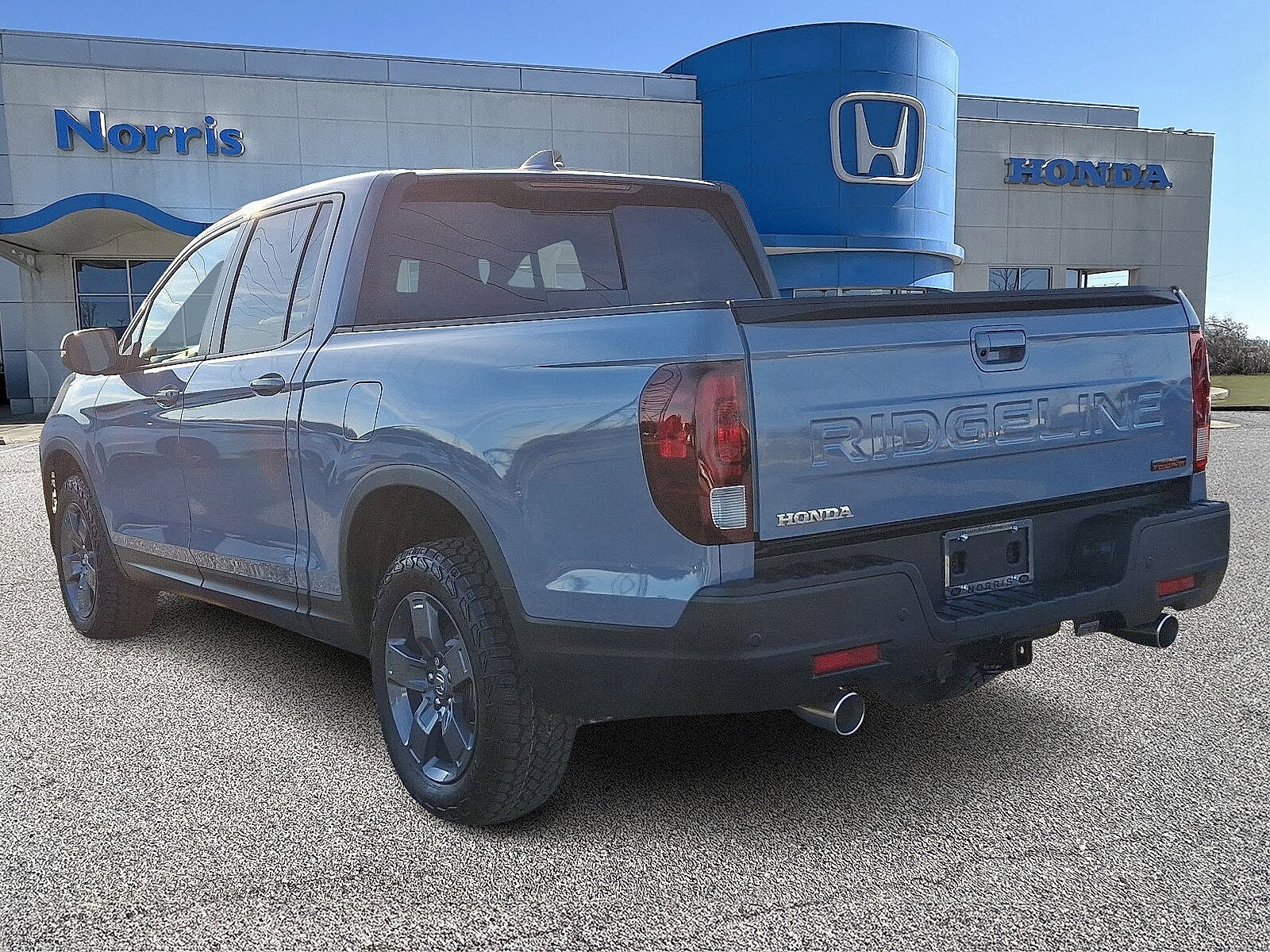 2025 Honda Ridgeline TrailSport photo 3
