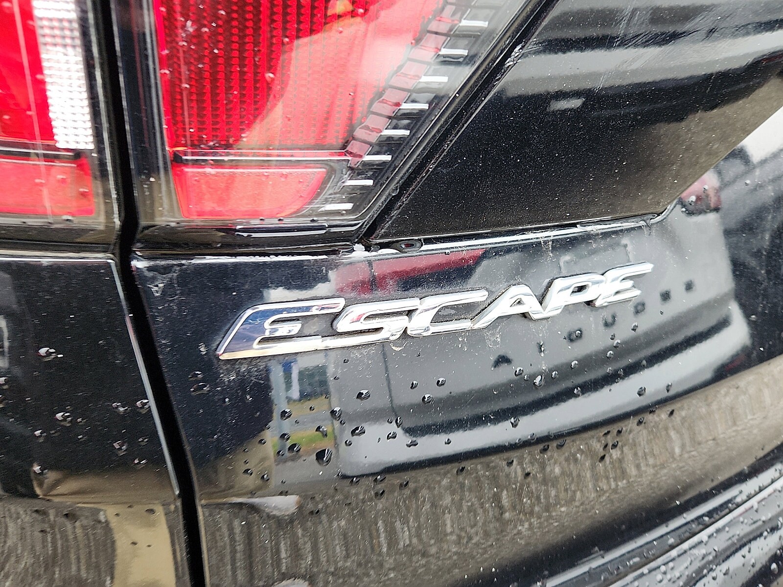 2018 Ford Escape SE photo 2