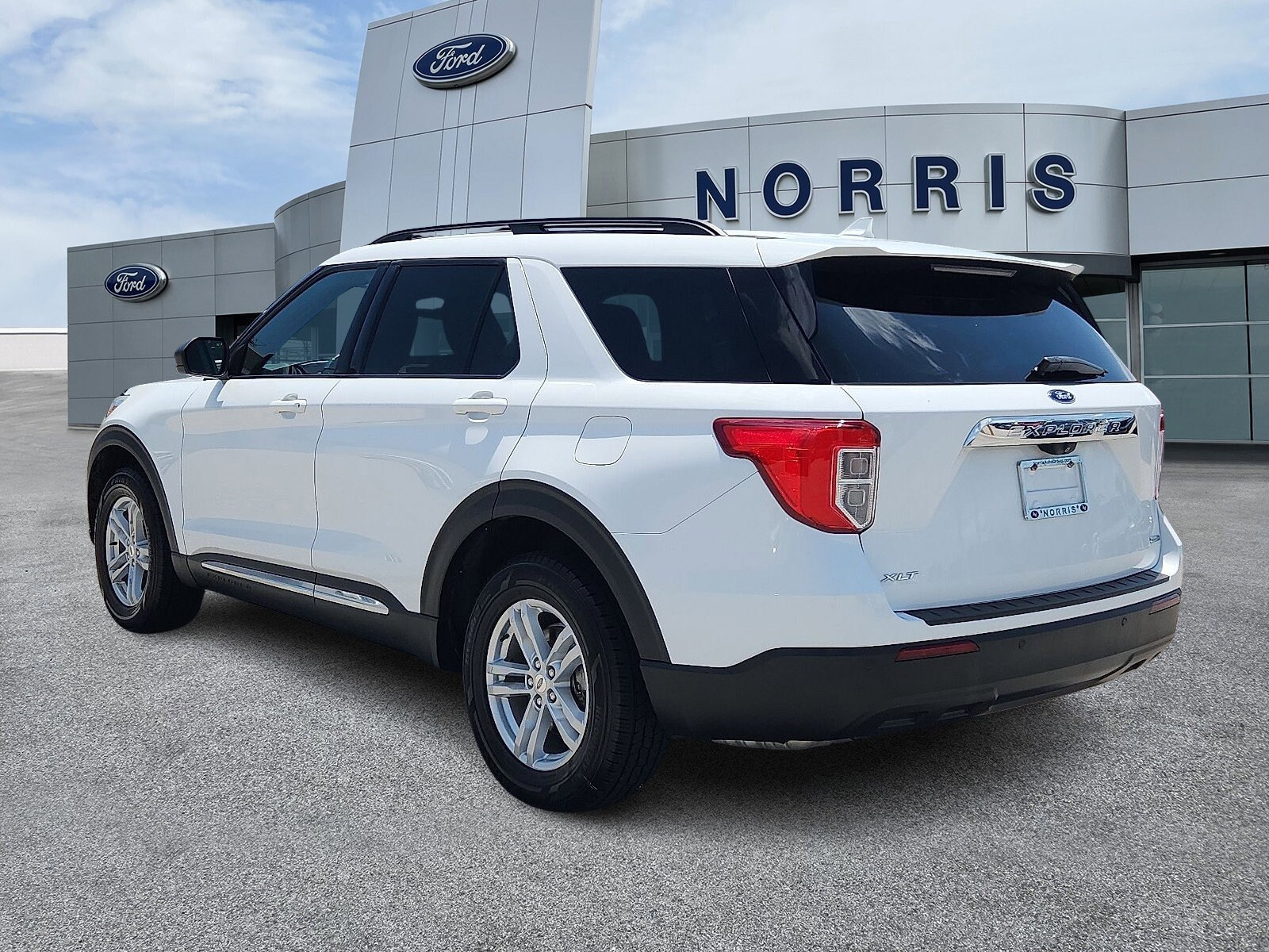 2020 Ford Explorer XLT photo 3