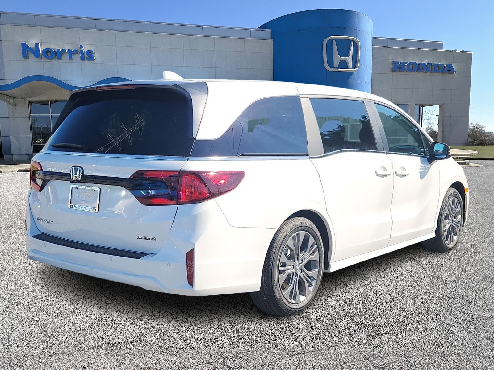 2026 Honda Odyssey Touring - Photo 4
