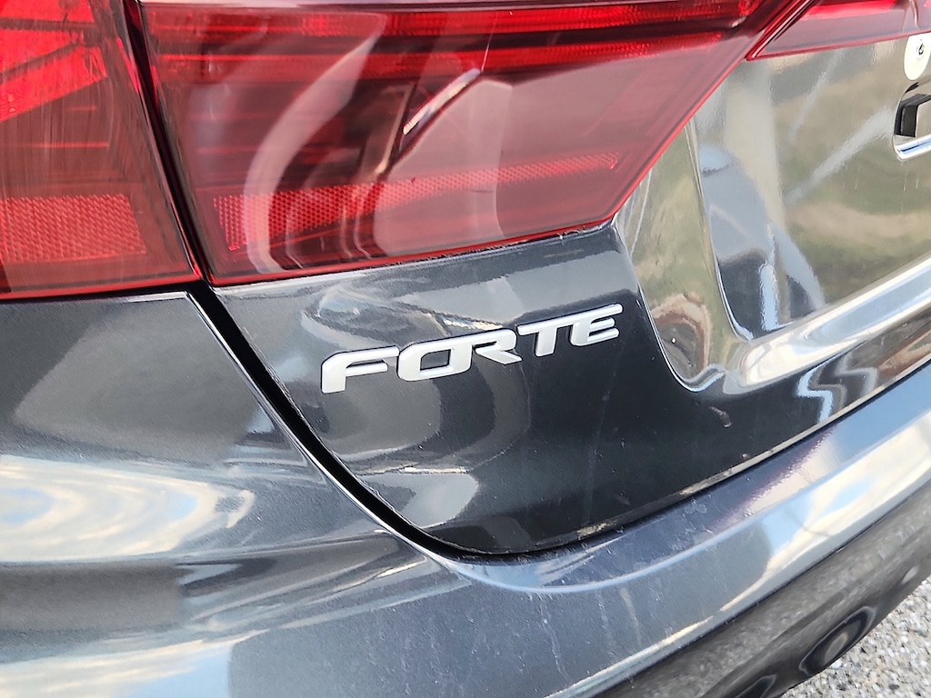 Used 2024 Kia Forte LXS LXS IVT