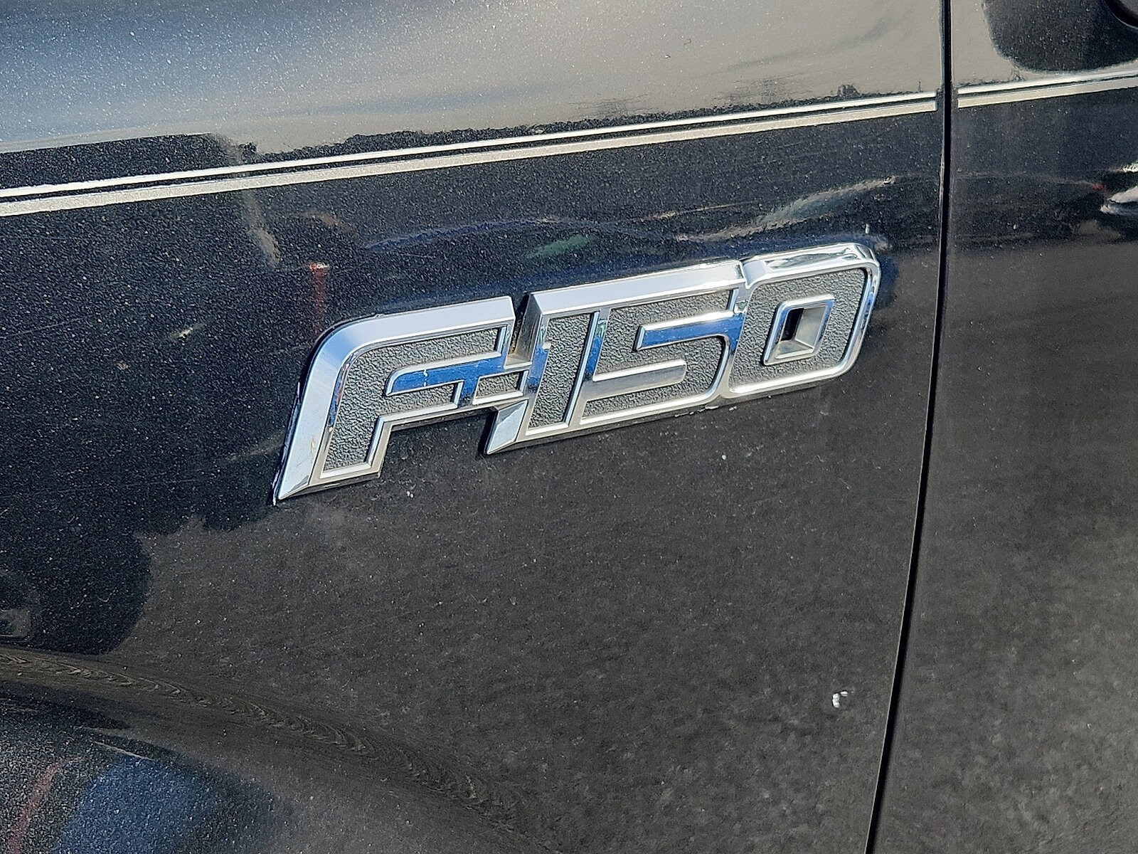 2014 Ford F-150 Limited photo 2