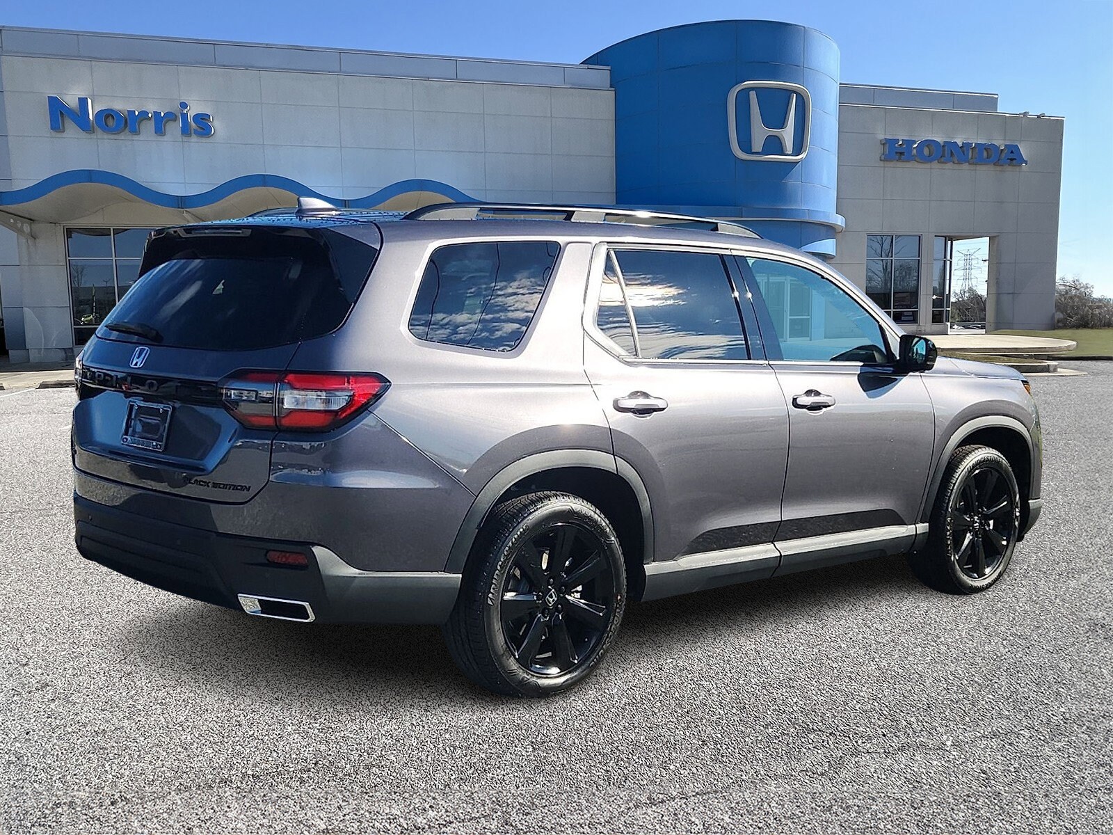 2025 Honda Pilot Black Edition photo 3