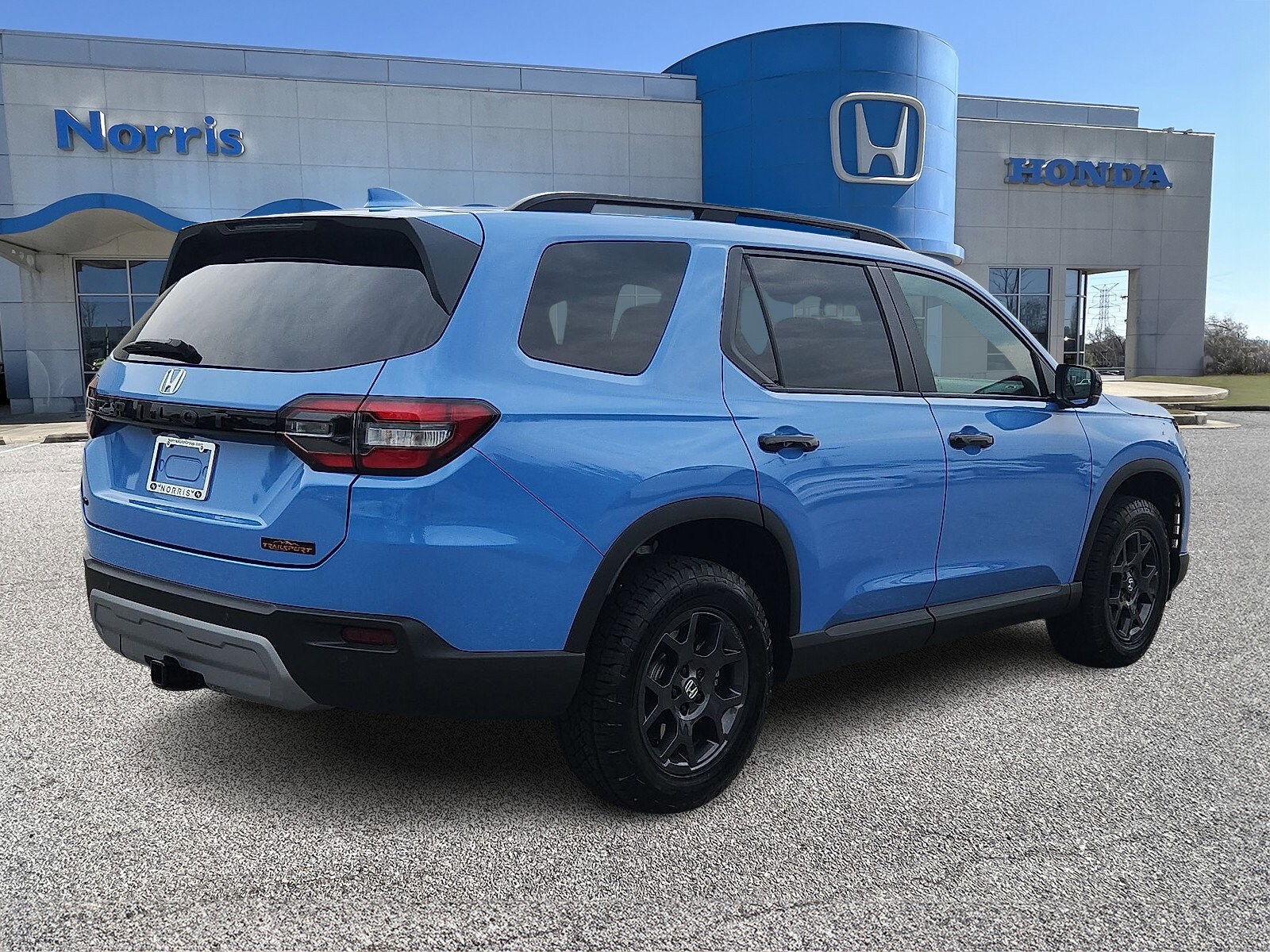 2025 Honda Pilot TrailSport photo 4