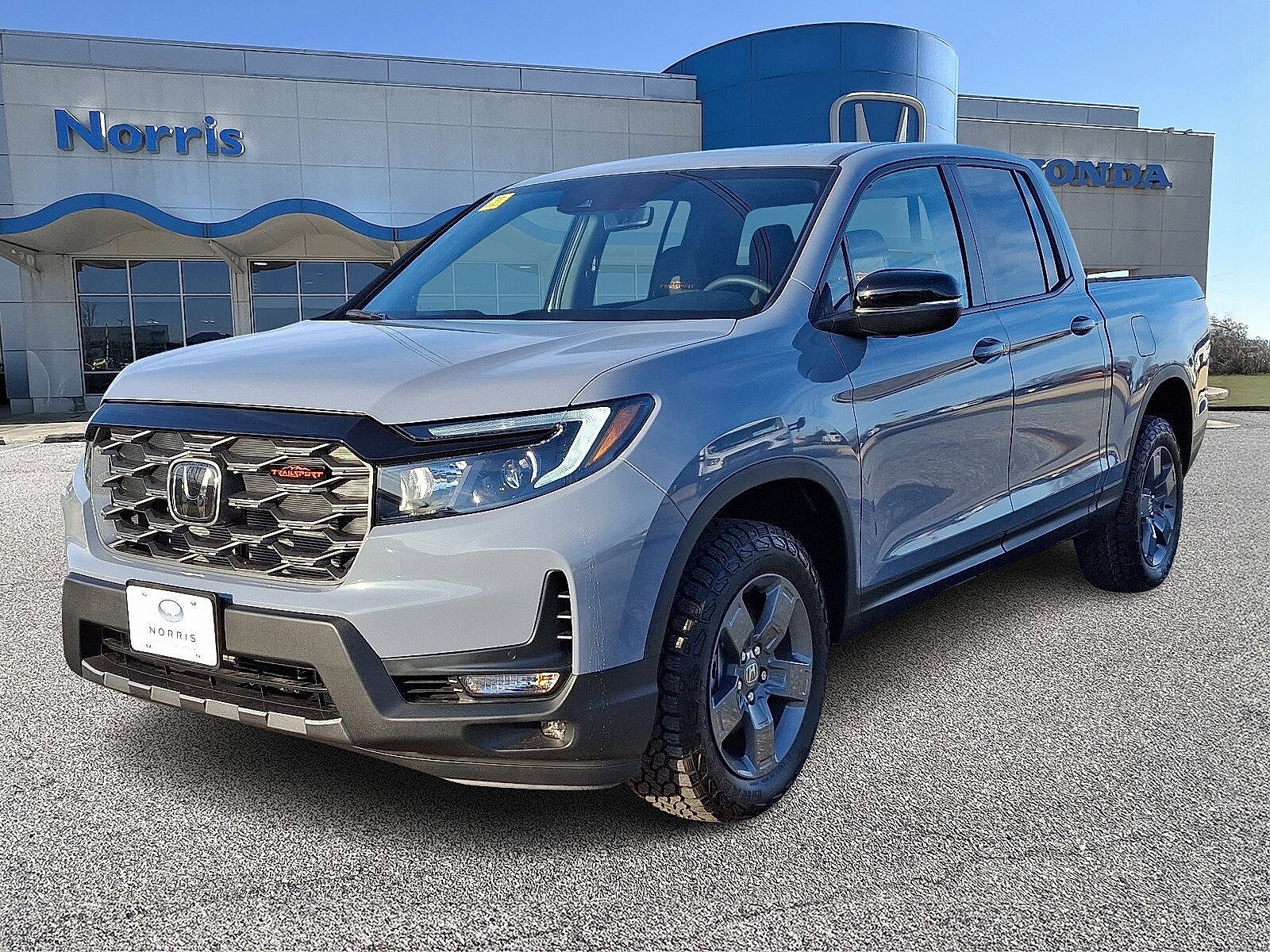 2025 Honda Ridgeline TrailSport photo 2