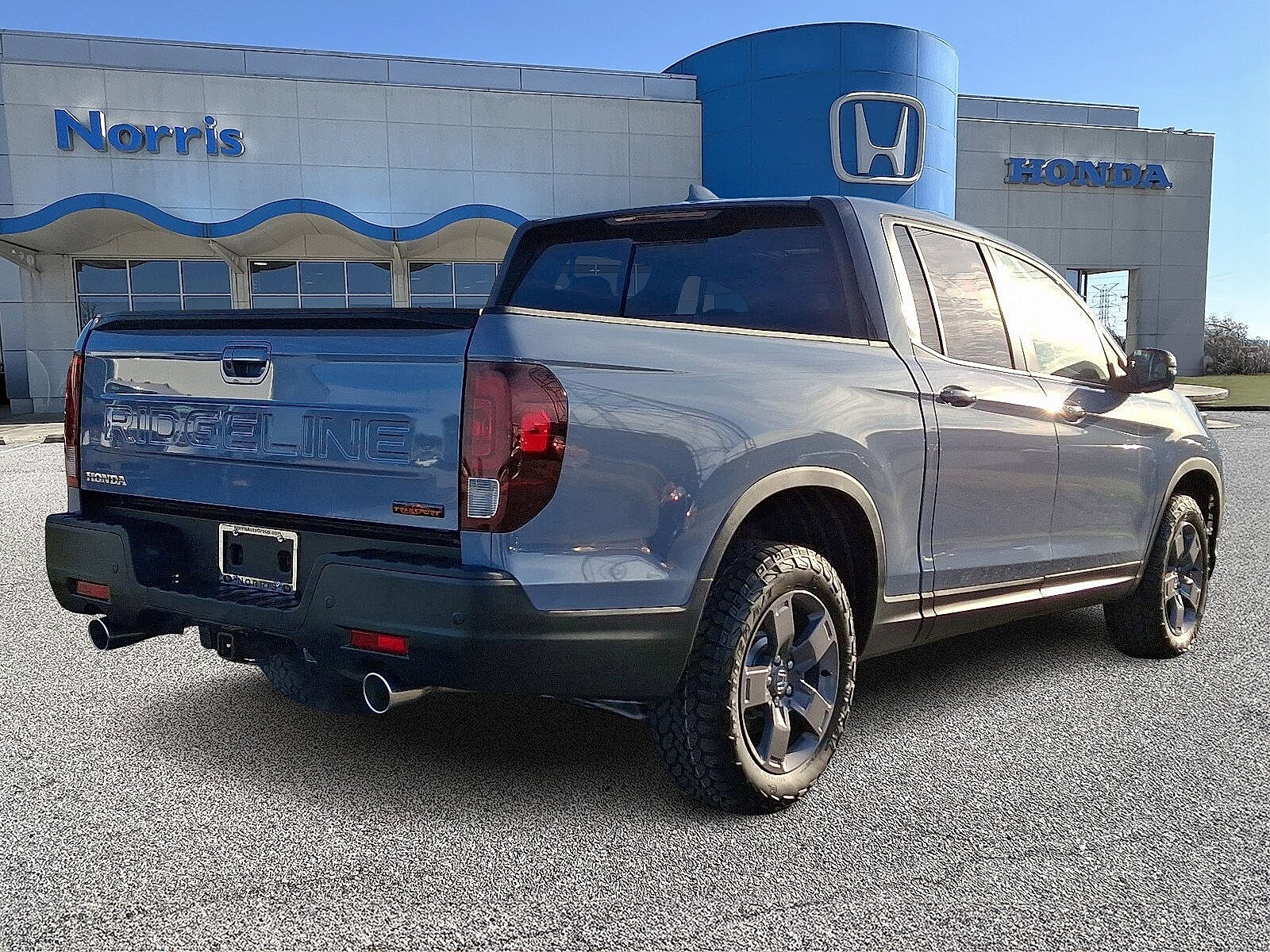 2025 Honda Ridgeline TrailSport photo 4