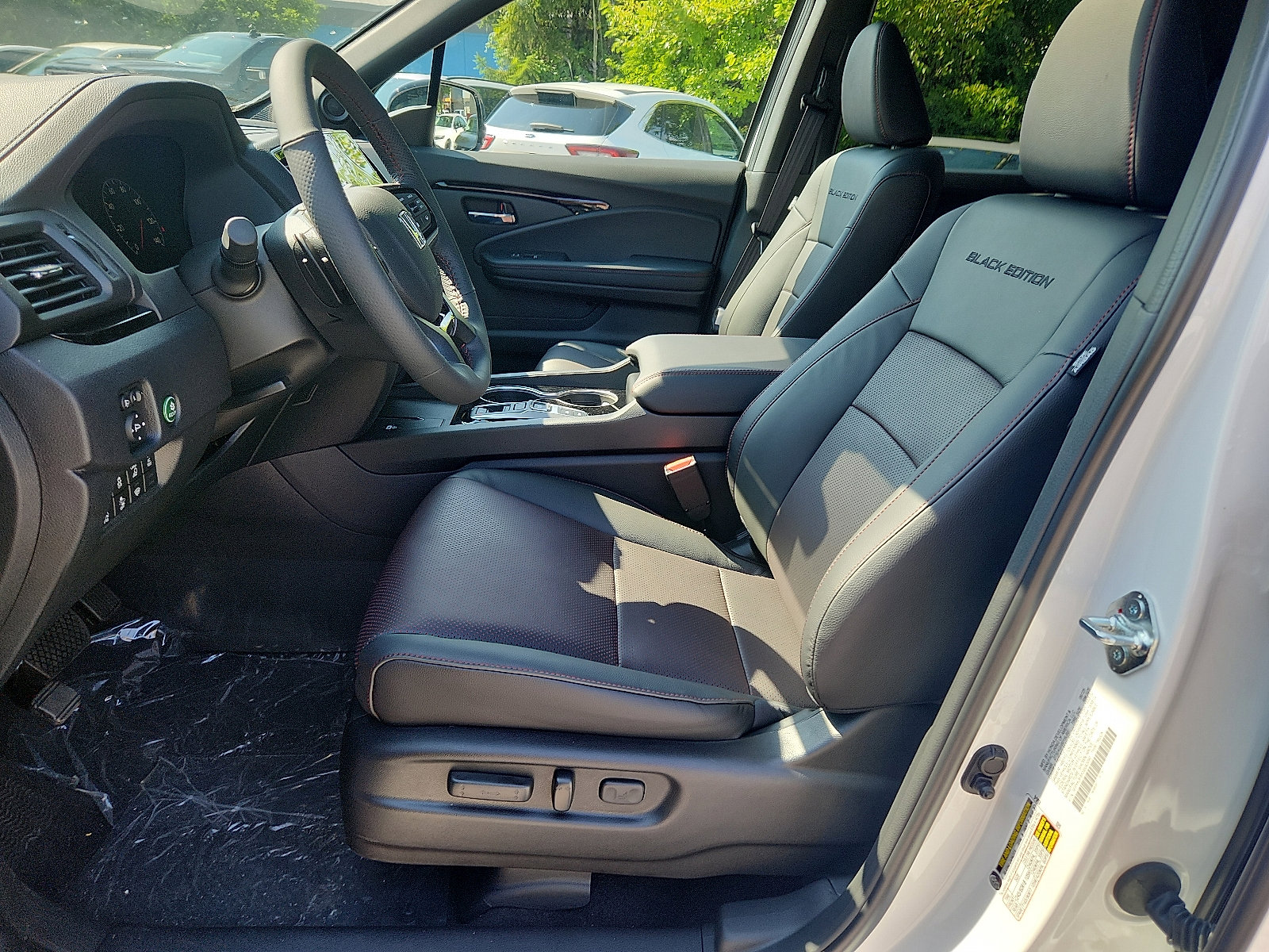 2025 Honda Ridgeline Black Edition - Photo 9