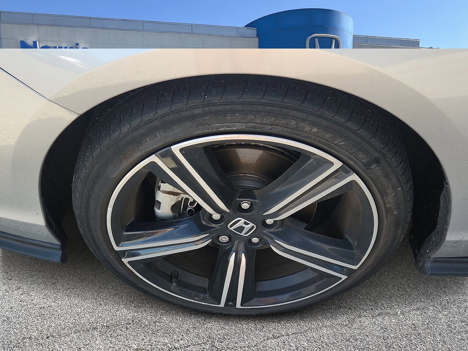 2023 Honda Accord Hybrid Sport photo 2