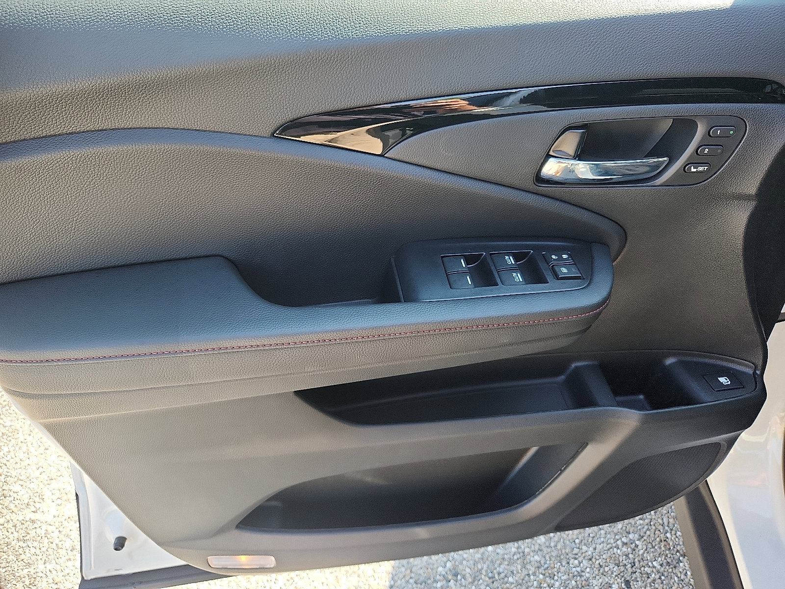 2025 Honda Ridgeline Black Edition - Photo 8