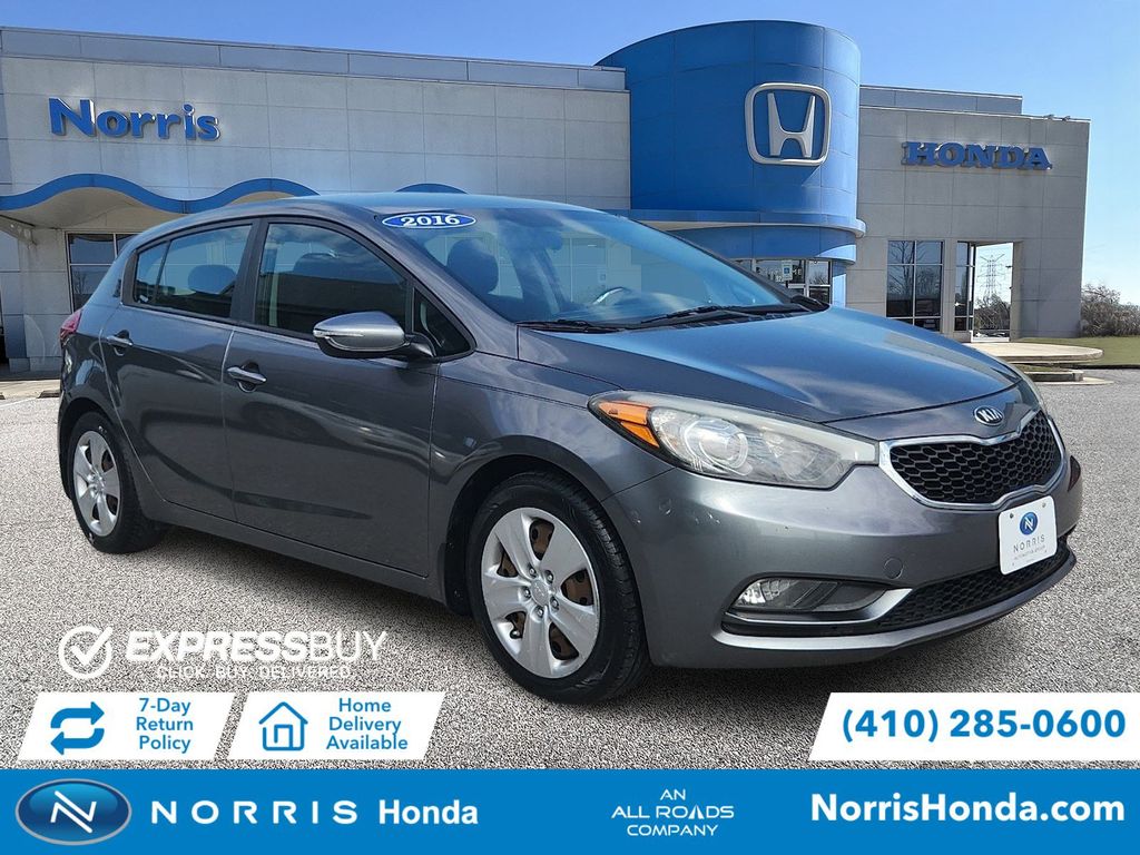 2016 Kia Forte LX AT's photo
