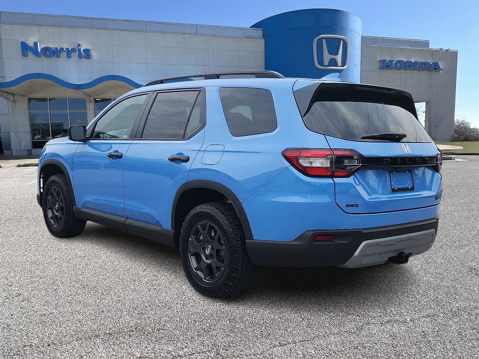 2025 Honda Pilot TrailSport photo 3