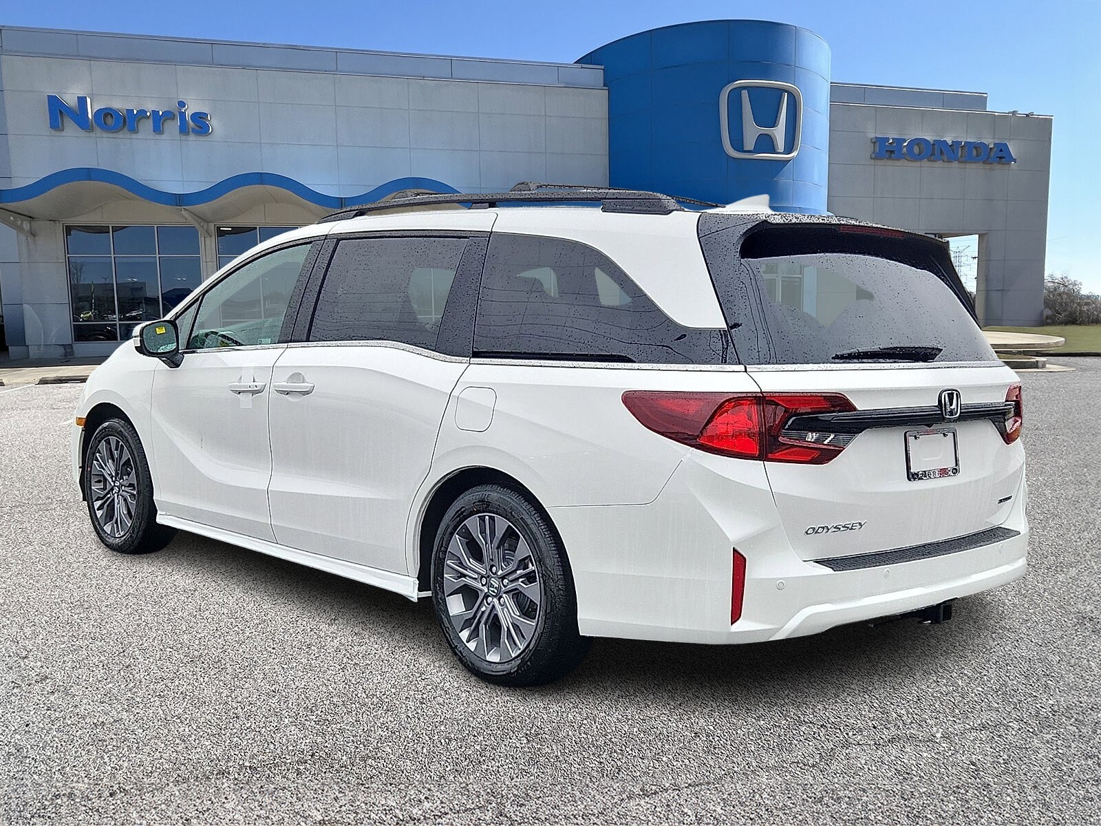 2026 Honda Odyssey Touring photo 3