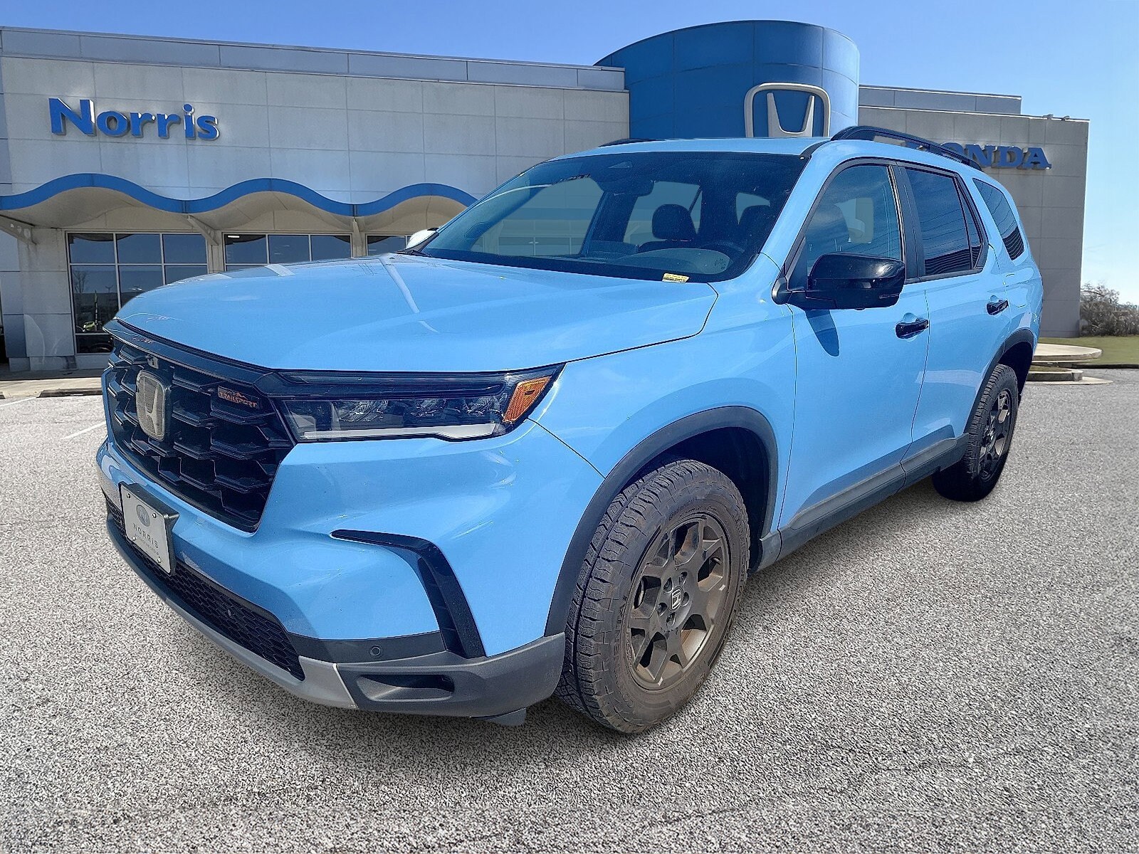 2023 Honda Pilot TrailSport photo 2