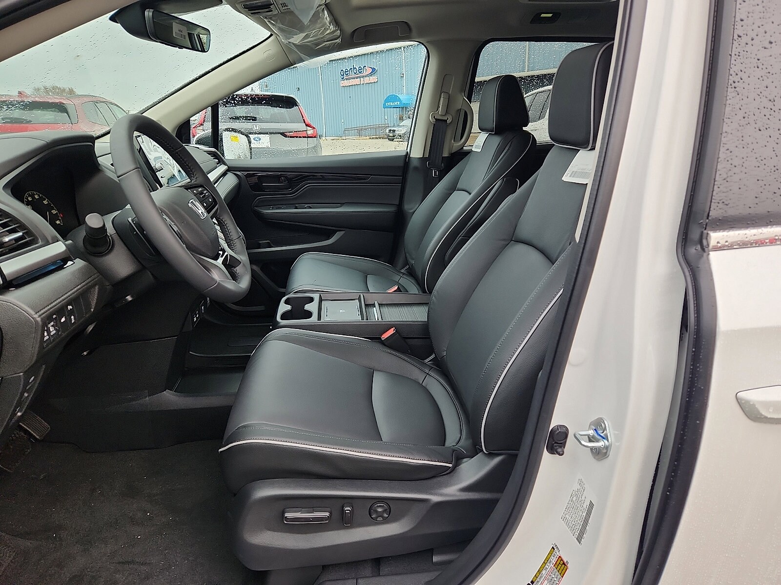 2026 Honda Odyssey Touring - Photo 9