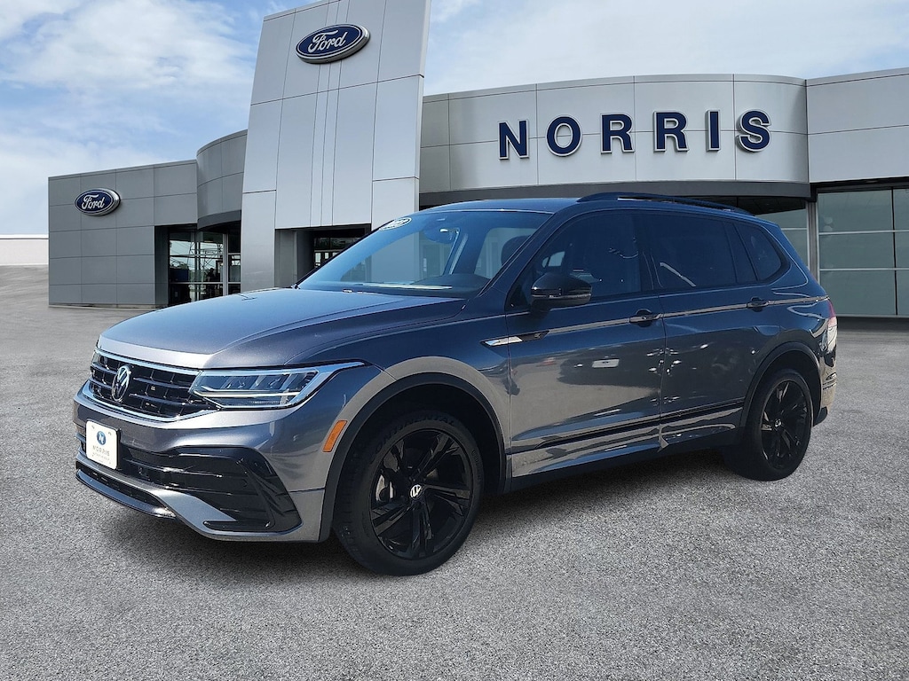 Used 2023 Volkswagen Tiguan SE R-Line Black 2.0T SE R-Line Black FWD