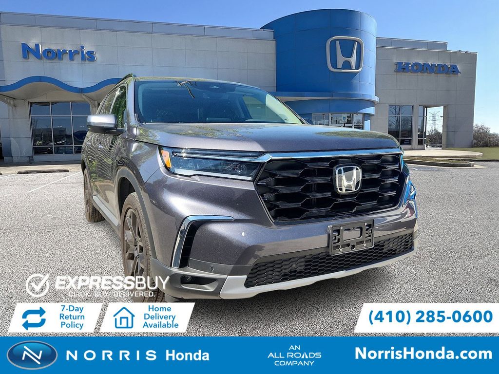 2025 Honda Pilot Touring AWD's photo