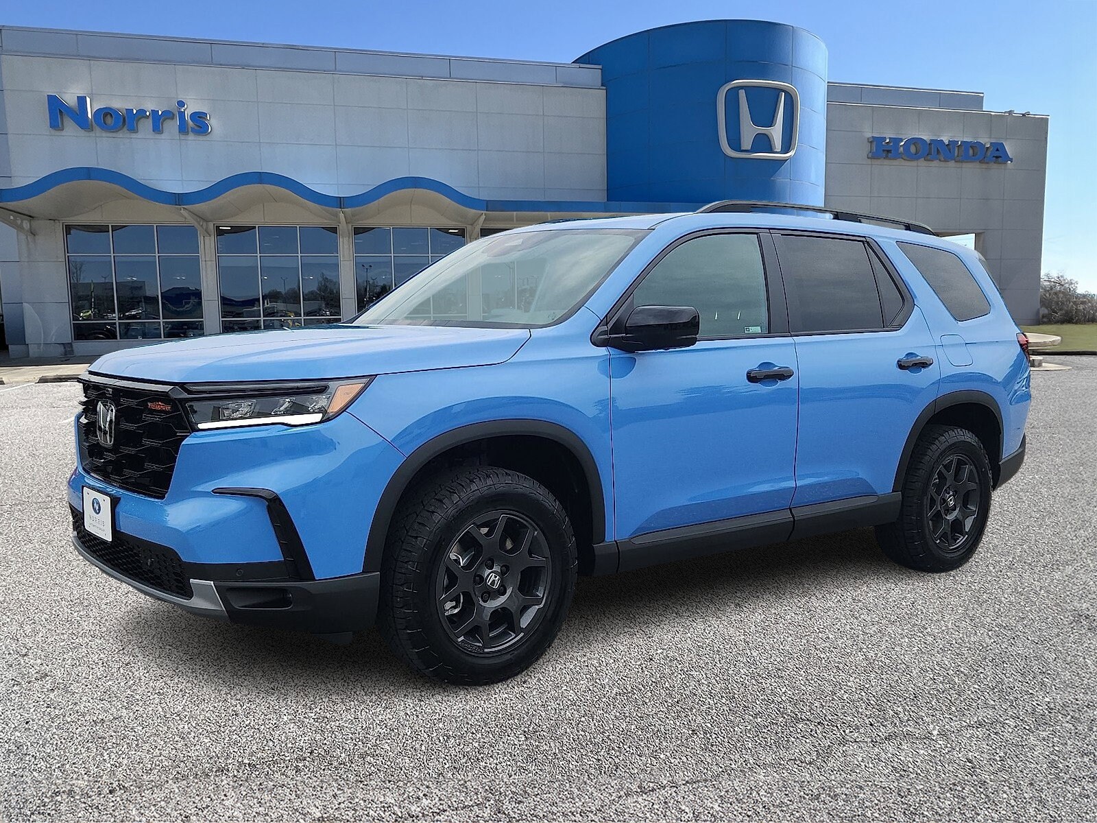 2025 Honda Pilot TrailSport photo 2