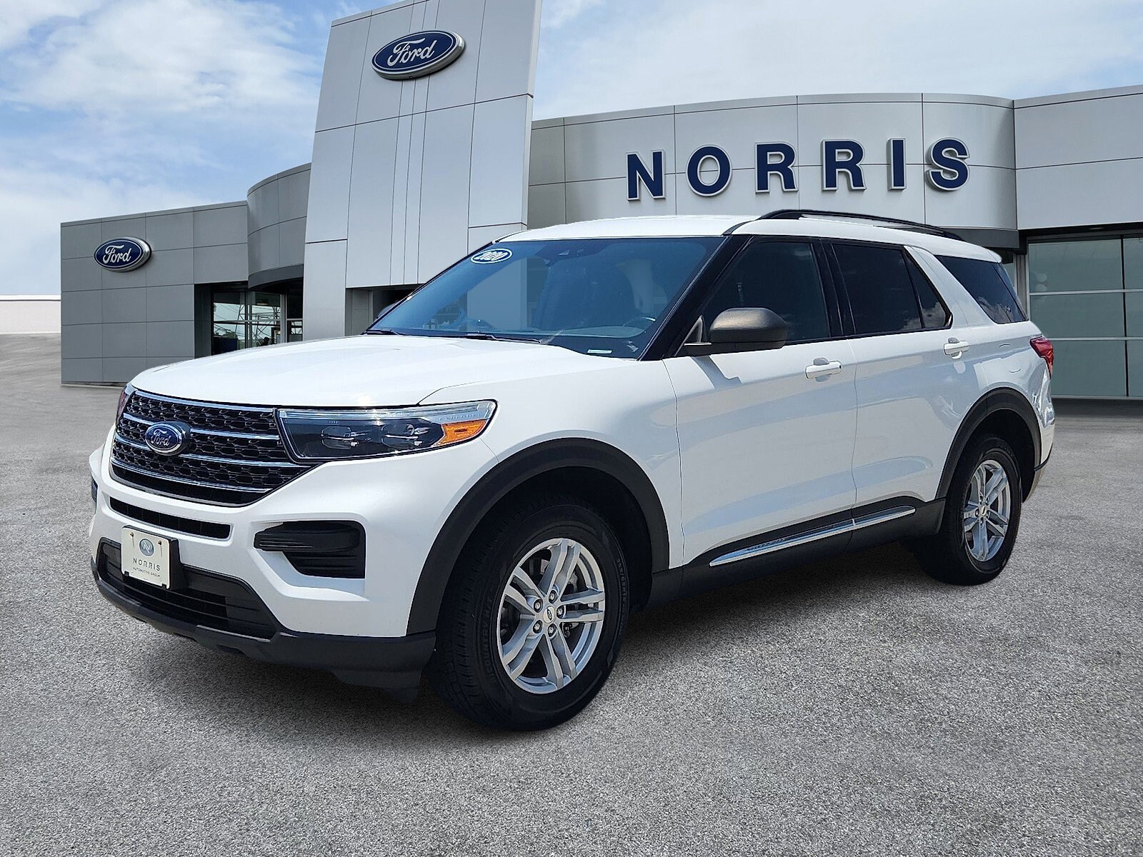 2020 Ford Explorer XLT photo 2