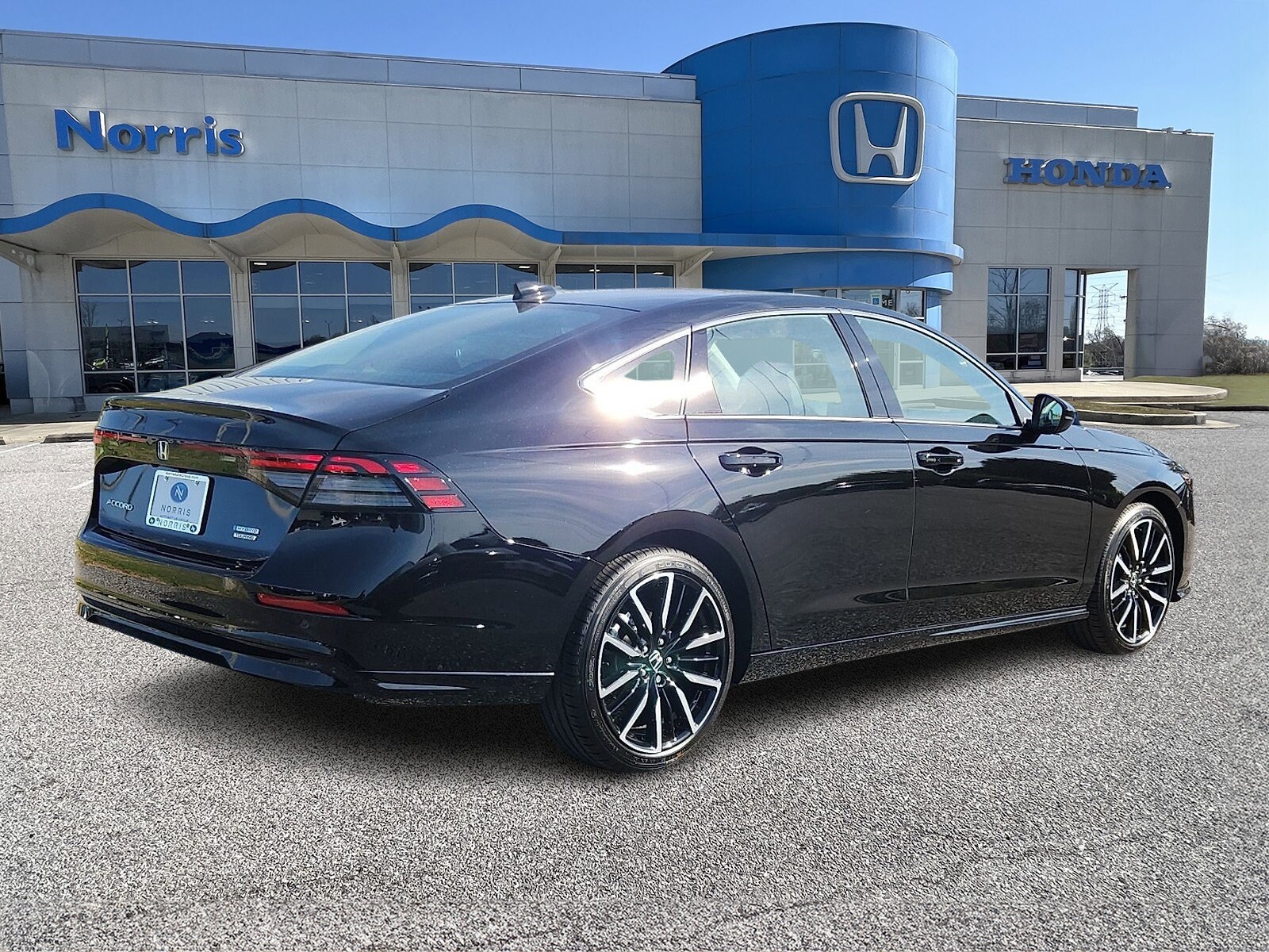 2025 Honda Accord Hybrid Touring photo 4