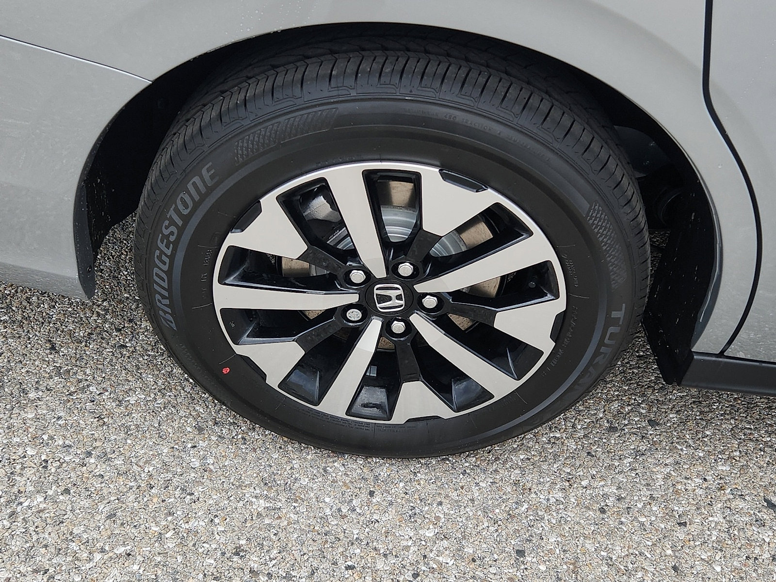 2026 Honda Odyssey EX-L - Photo 5