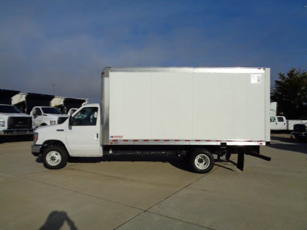 New 2016 Ford E-450 Cutaway Base Truck