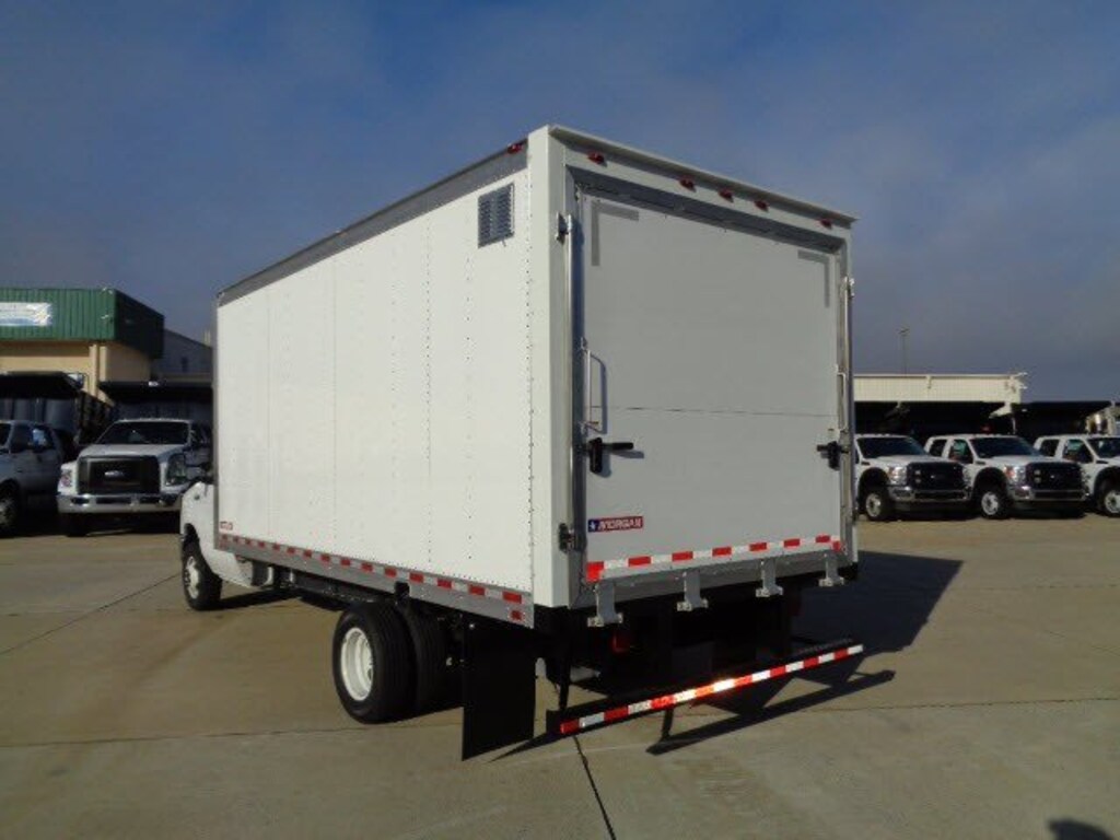 New 2016 Ford E-450 Cutaway Base Truck