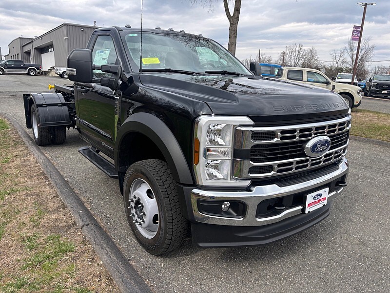 2025 Ford F-550 XL photo 3