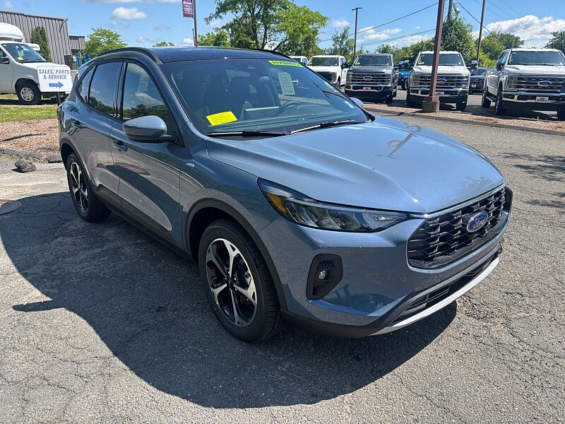 2025 Ford Escape Hybrid ST-Line Select photo 3