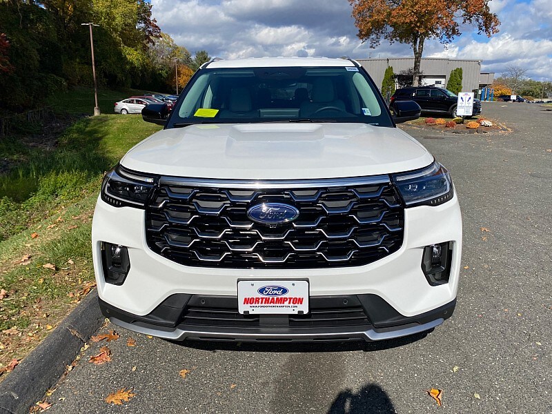 2026 Ford Explorer Platinum photo 2