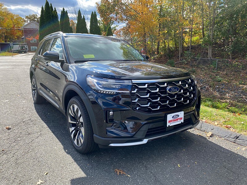 2026 Ford Explorer Platinum photo 2