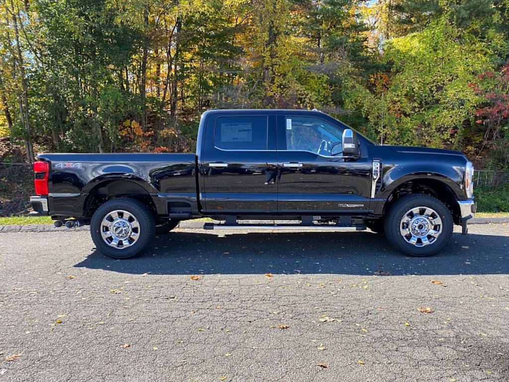 New 2026 Ford Super Duty LARIAT Full Size Truck