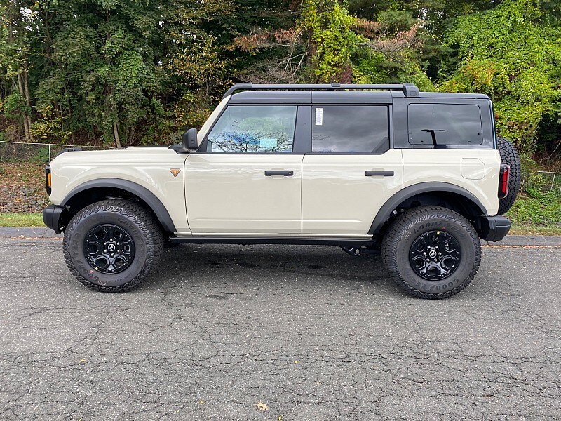 2025 Ford Bronco Badlands photo 4