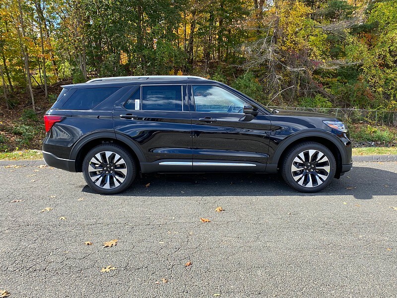 2026 Ford Explorer Platinum photo 3