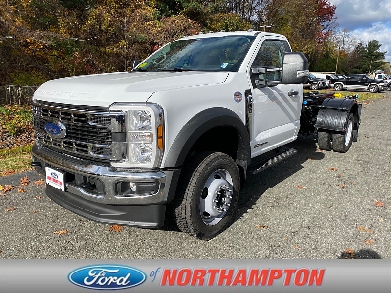 2026 Ford F-550 Super Duty Chassis Cab XL's photo